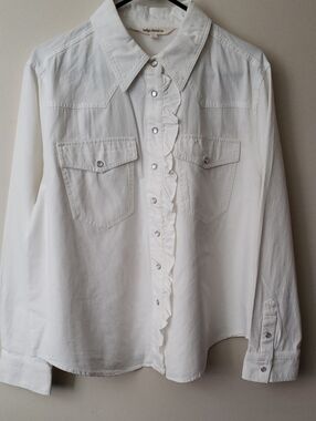 NWOT Indigo Thread Co. Women's White Ruffle Pearl Snap-Down Shirt